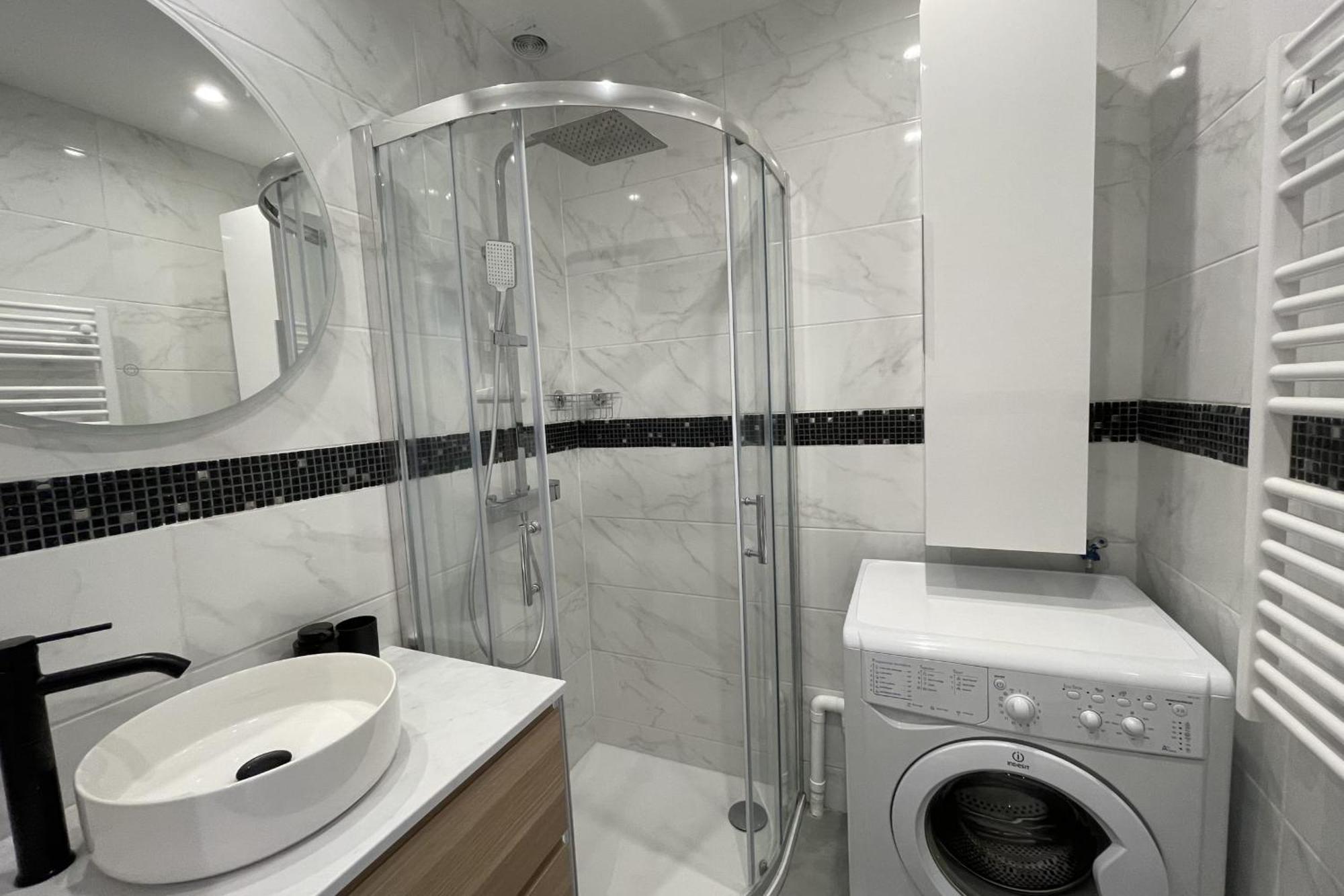 Leilighet Bright T3 200m From The Close To Shops *
